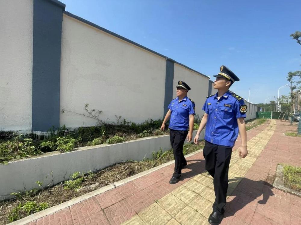 雨花街道交通状况持续改善，居民出行更便捷，最新交通新闻标题